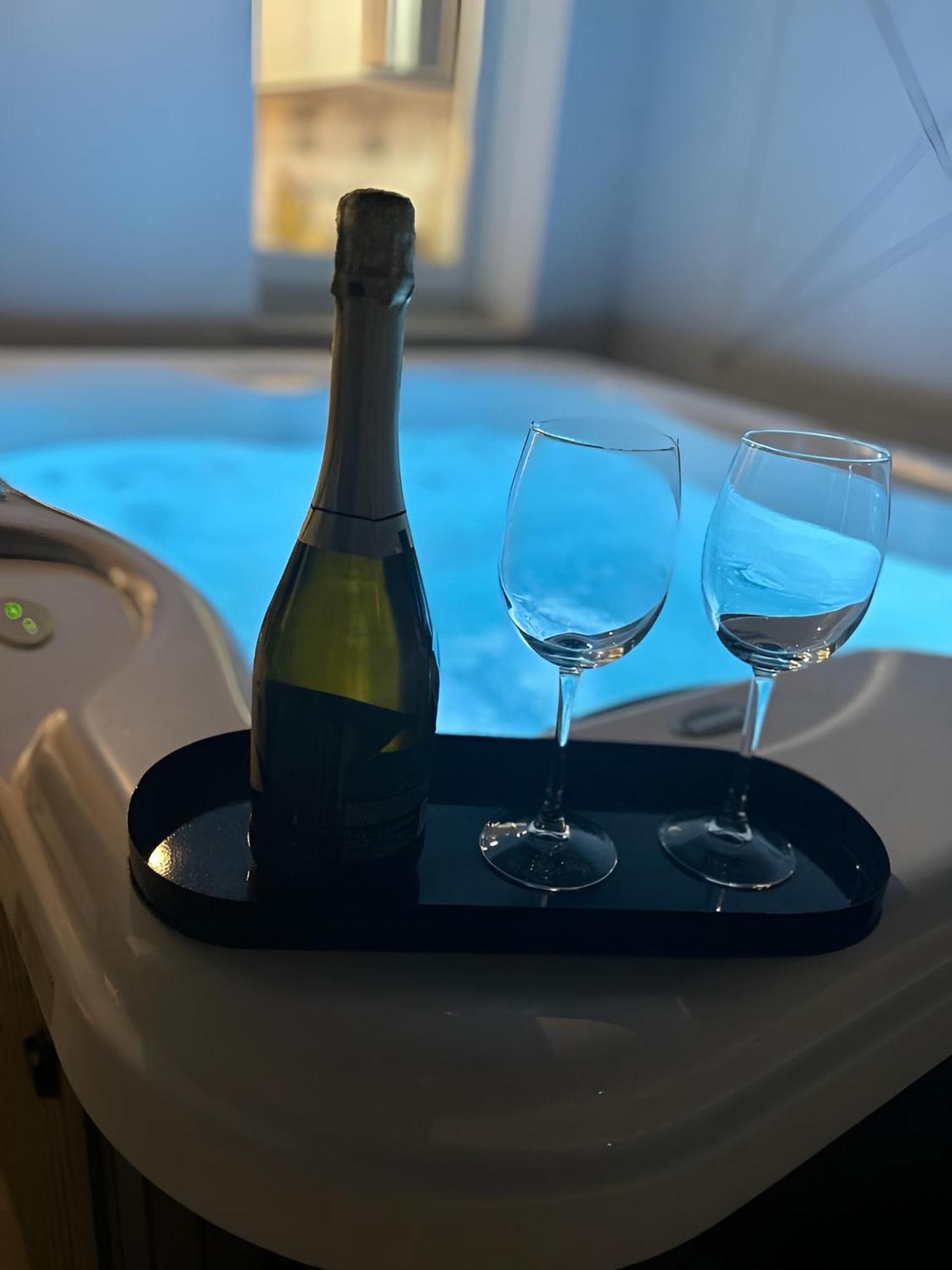 "Bea'S Terrace" - Private Jacuzzi And Panoramic Rooftop In The City Centre Cagliari Ngoại thất bức ảnh